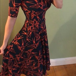 💥3/$30💥LuLaRoe Nicole Navy with Orange Swallows